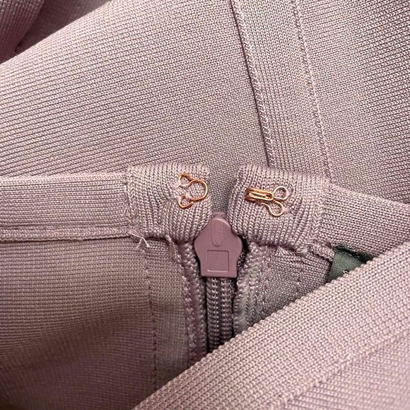 NWT The Girlcode Bandage V Neck Bodycon Midi Dress Lilac Mauve Women’s Size 6 - Picture 8 of 13